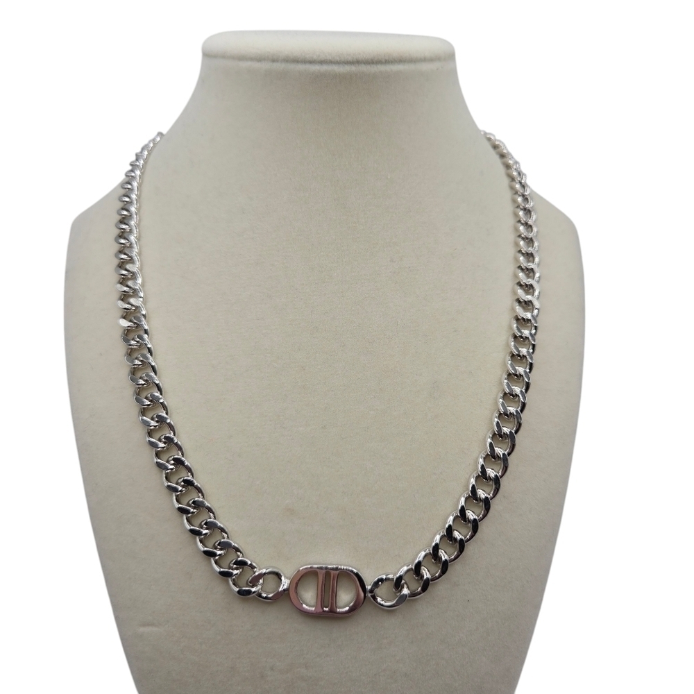 BB LILA Womens 18" Silver Mirrored D Necklace Cuban Link Chain Flat Lay